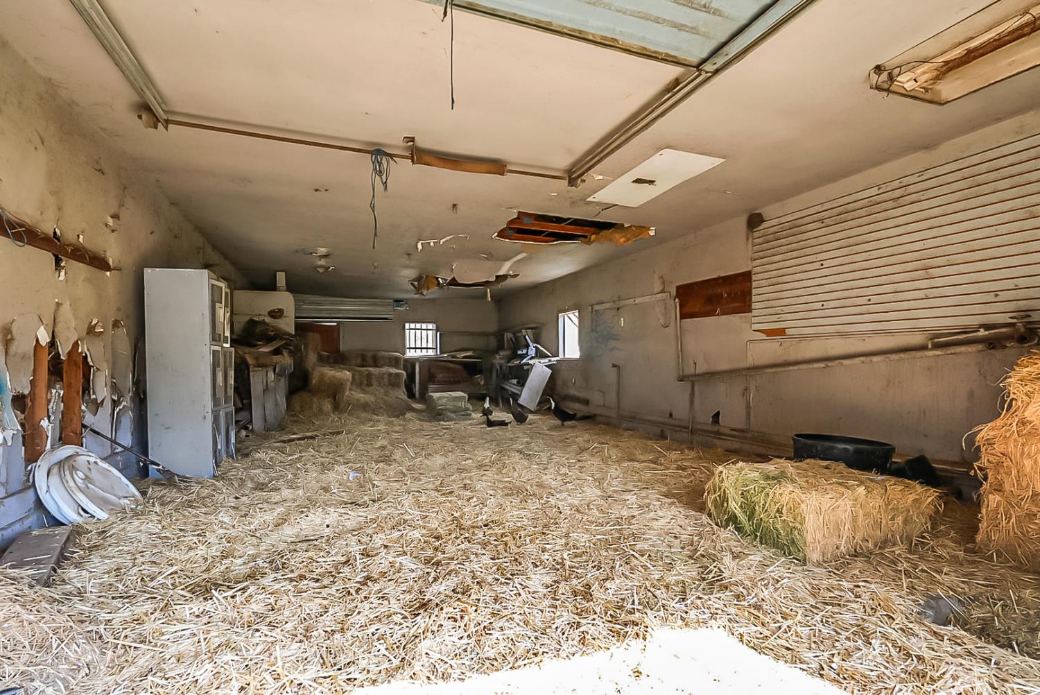 19814 West Grant Line Road Tracy, CA 95391 - Photo 35 of 57 a view of a garage