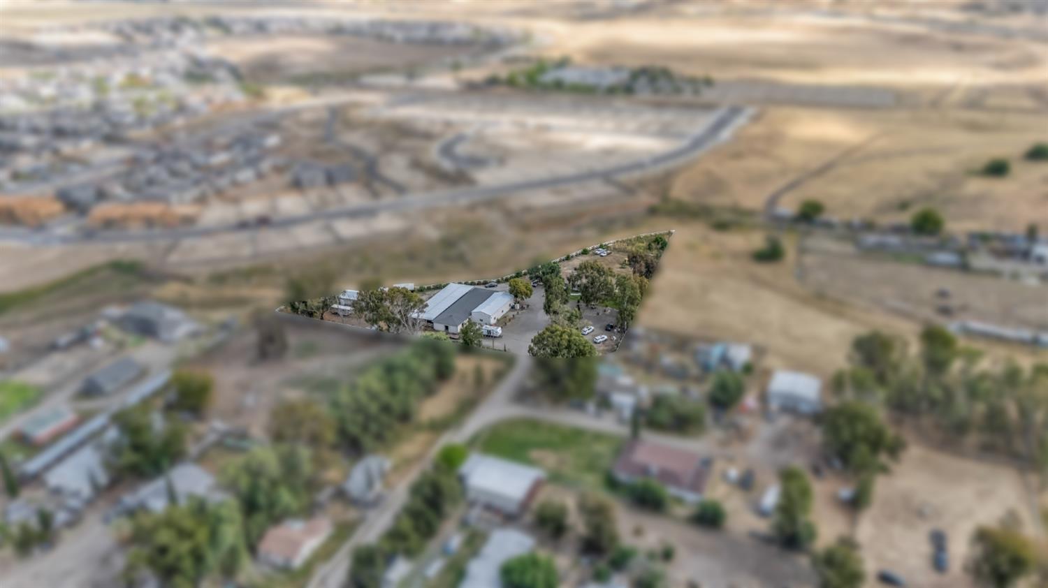 19814 West Grant Line Road Tracy, CA 95391 - Photo 51 of 57 a view of a yard