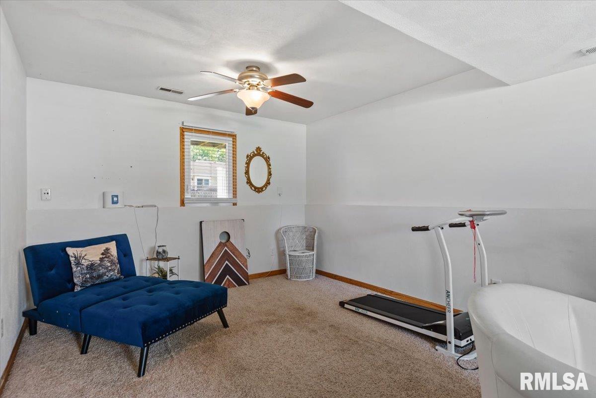 3028 Sutherland Road Springfield, IL 62702 - Photo 19 of 38