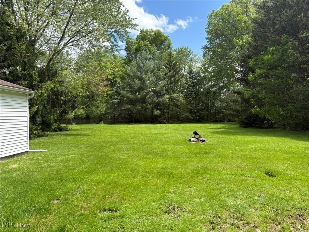 3181 Jaycox Road Avon, OH 44011 - Photo 11 of 48 View of grassy yard