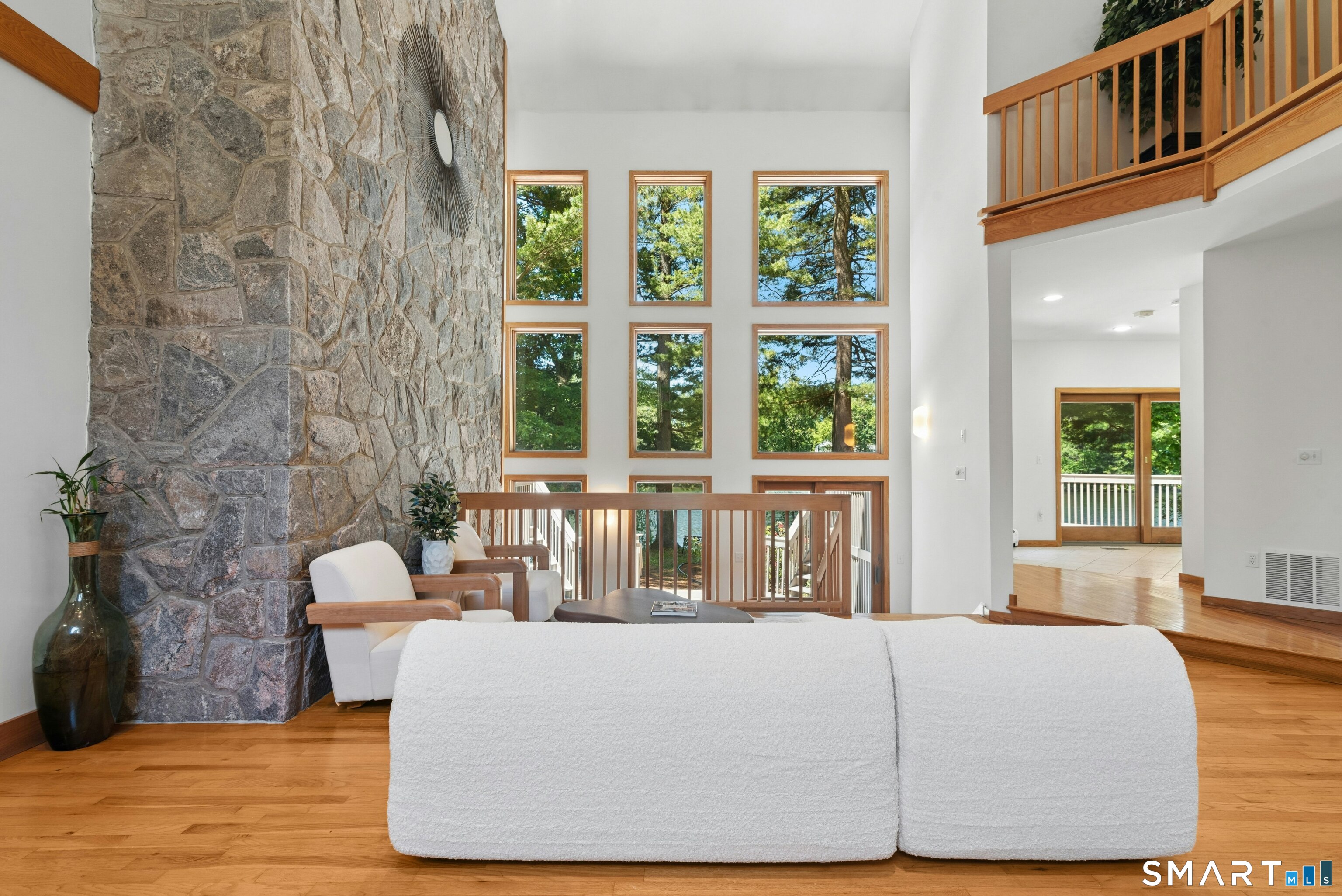 141 Canoe Brook Road Trumbull, CT 06611 - Photo 4 of 40