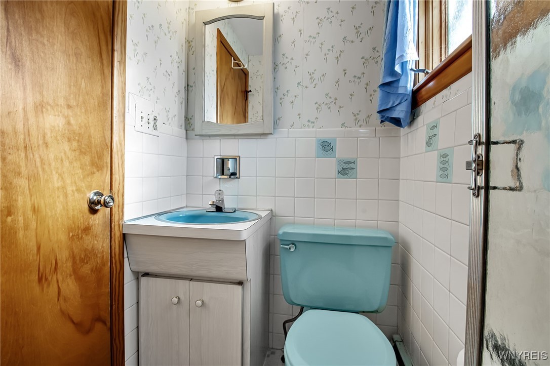 3985 Clinton Street West Seneca, NY 14224 - Photo 14 of 30 Full Bath - 1st Floor