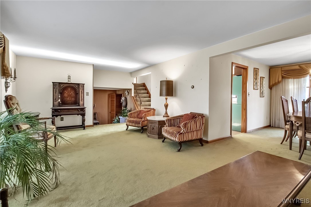 3985 Clinton Street West Seneca, NY 14224 - Photo 5 of 30 Living Room