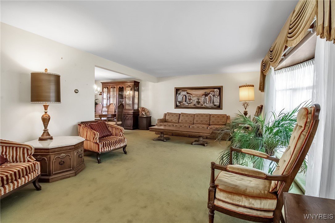 3985 Clinton Street West Seneca, NY 14224 - Photo 6 of 30 Living Room