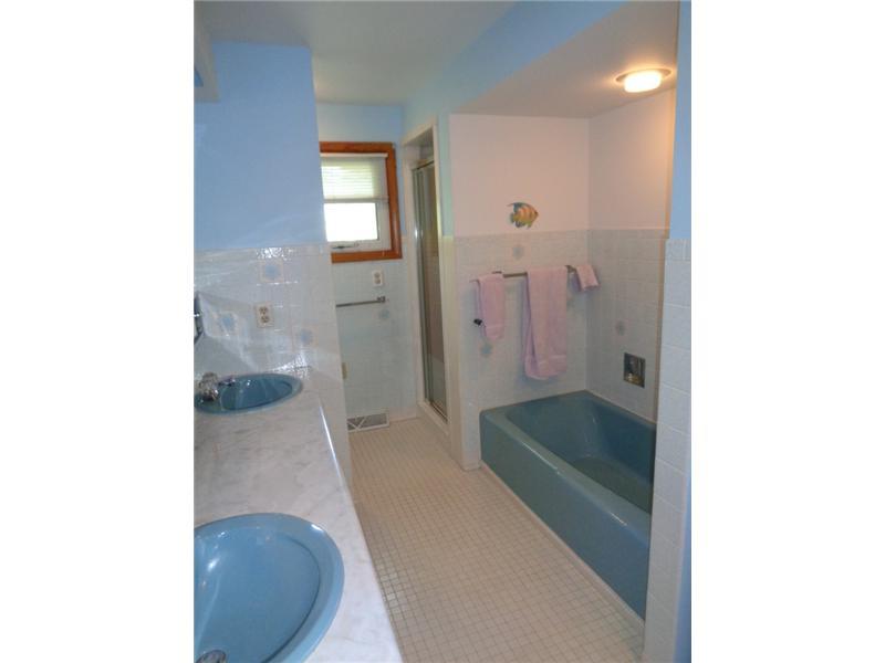 25 Carlisle Road Transfer, PA 16154 - Photo 14 of 16 Full Bath.
