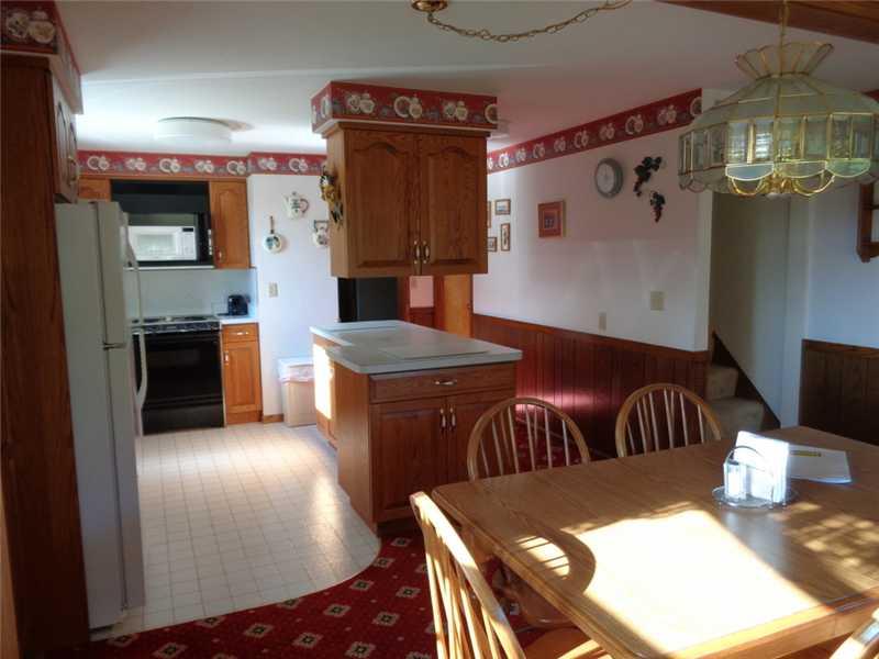 25 Carlisle Road Transfer, PA 16154 - Photo 4 of 16 Kitchen.