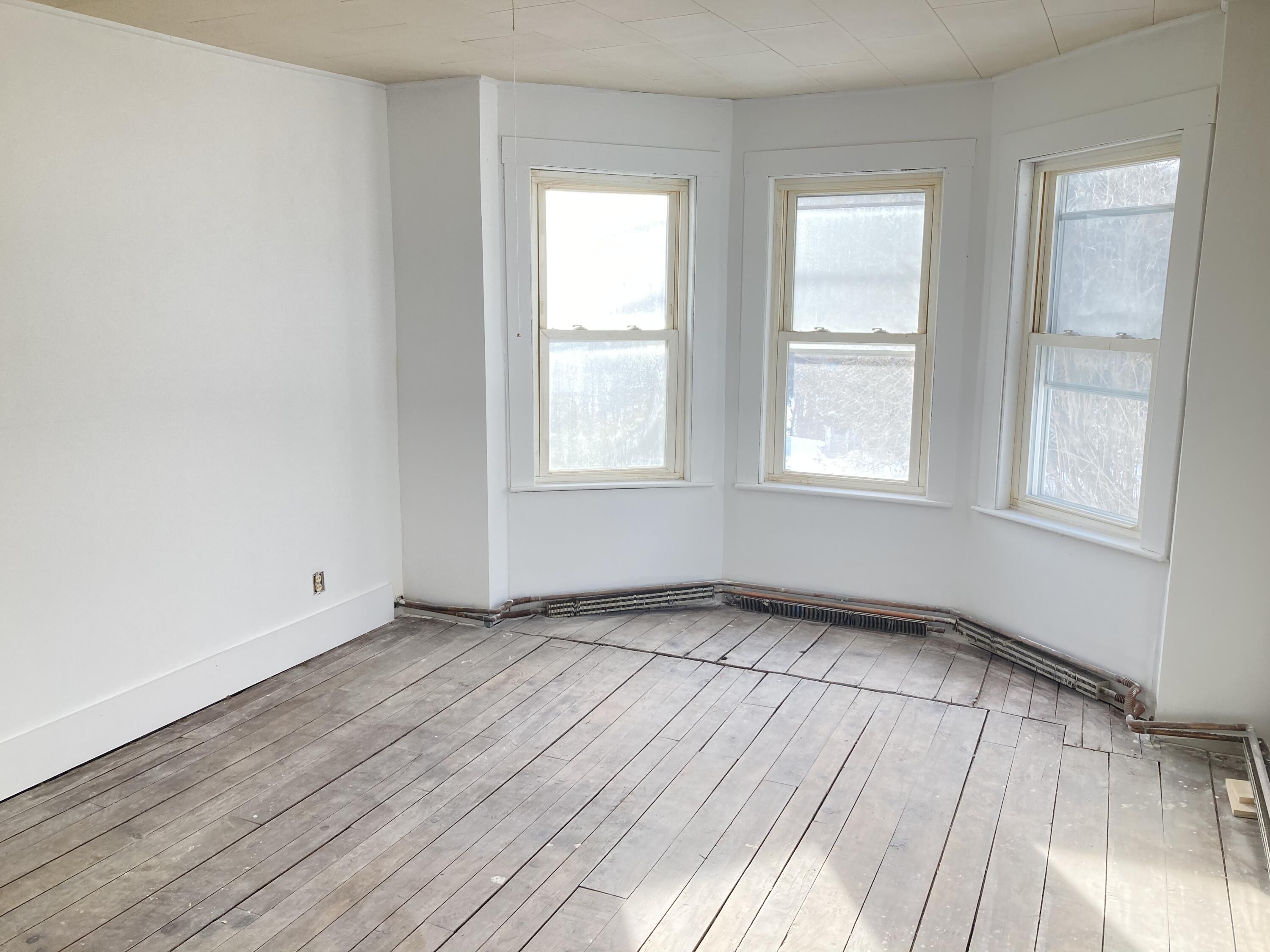 109 Main Street Jay, ME 04239 - Photo 14 of 27 58824509-C9B8-4329-AFED-20725D4E038C