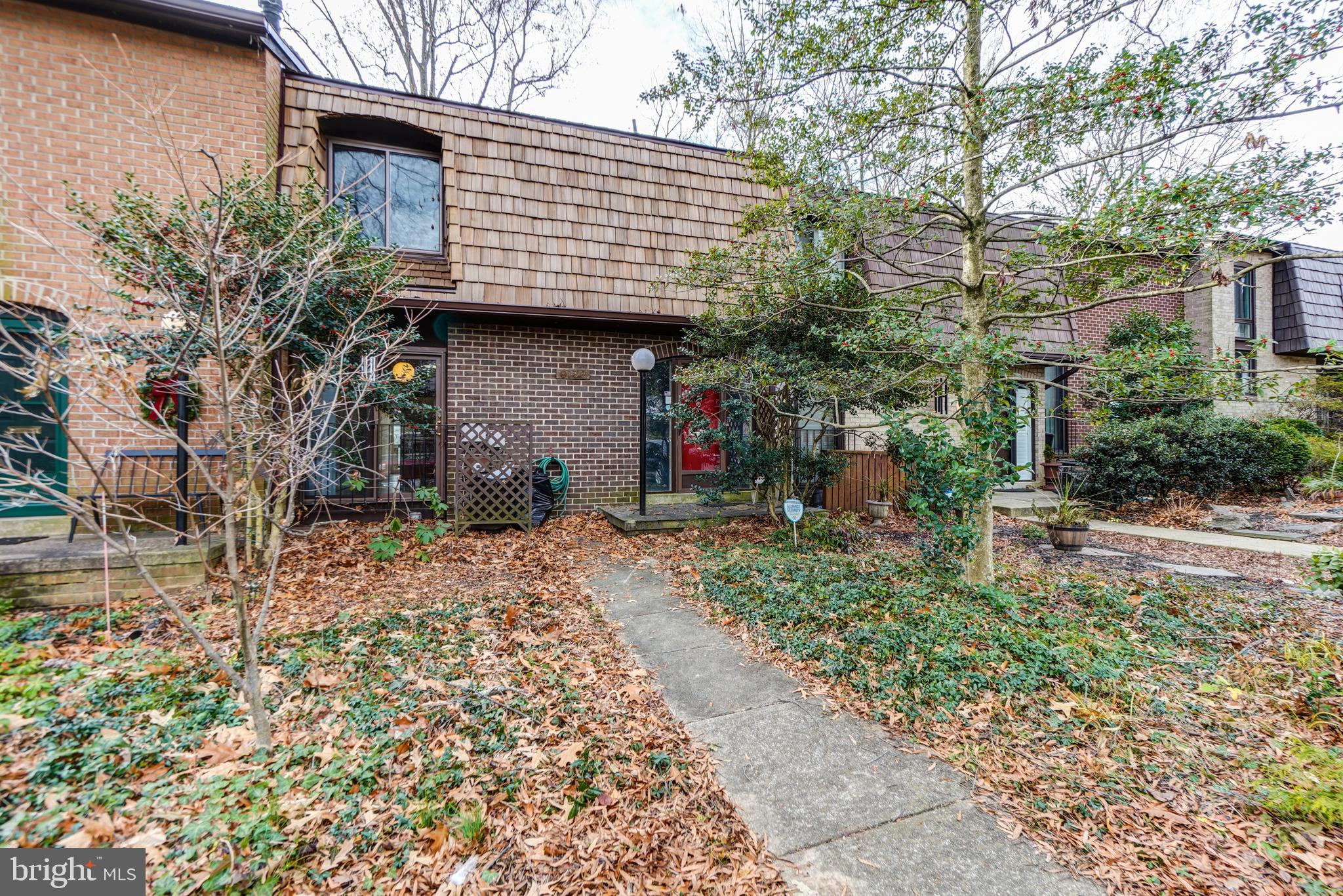 8138 Inverness Ridge Road Potomac, MD 20854 - Photo 2 of 45