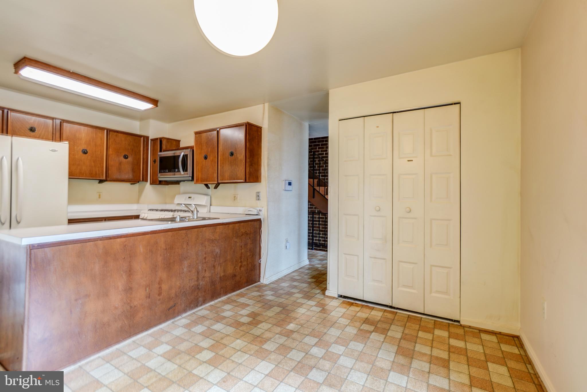 8138 Inverness Ridge Road Potomac, MD 20854 - Photo 16 of 45