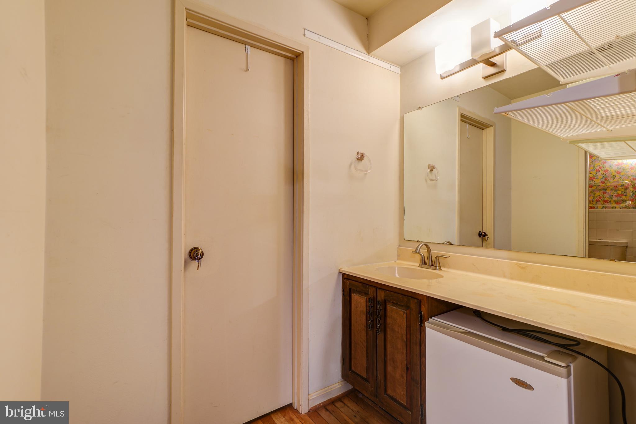 8138 Inverness Ridge Road Potomac, MD 20854 - Photo 26 of 45