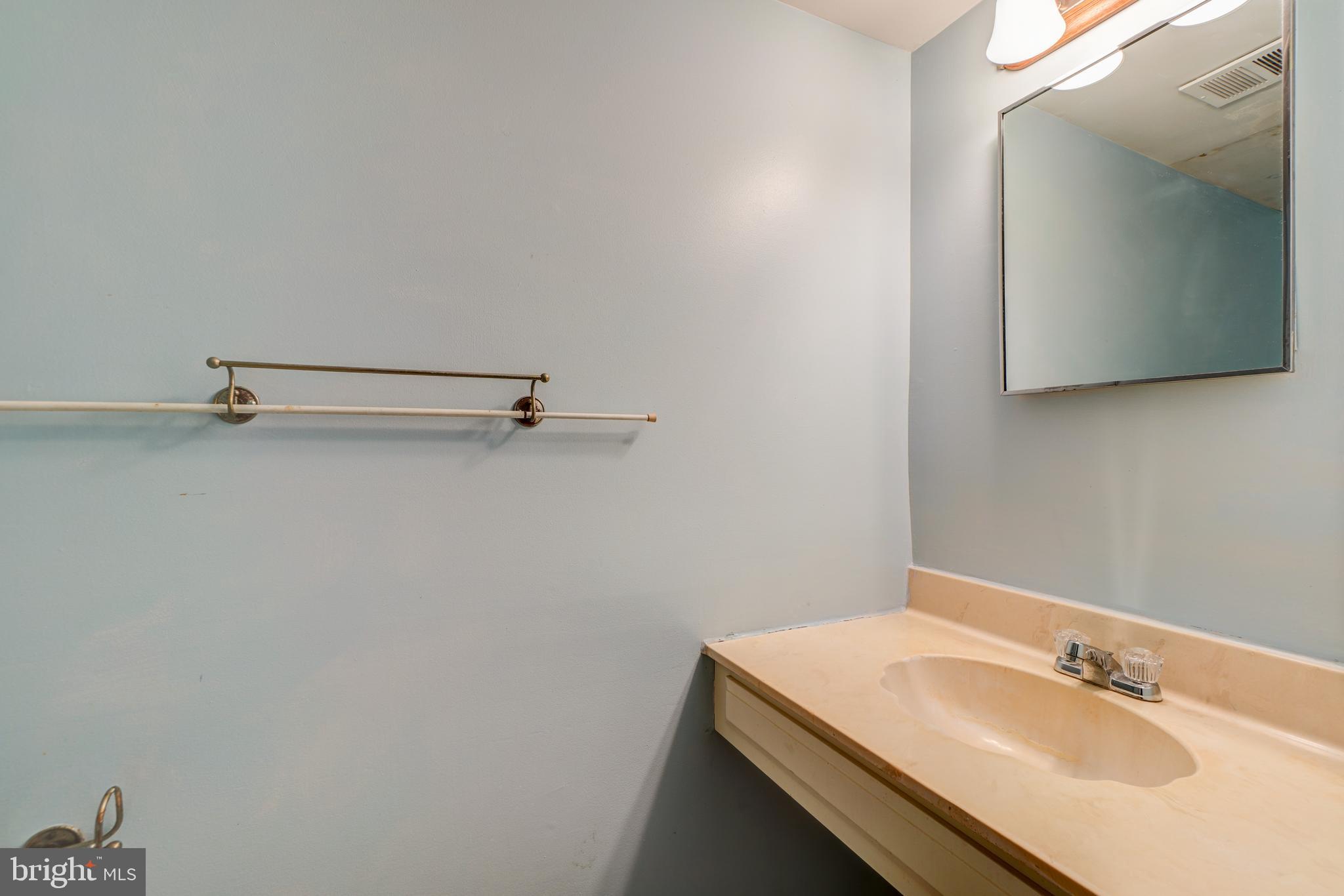 8138 Inverness Ridge Road Potomac, MD 20854 - Photo 41 of 45