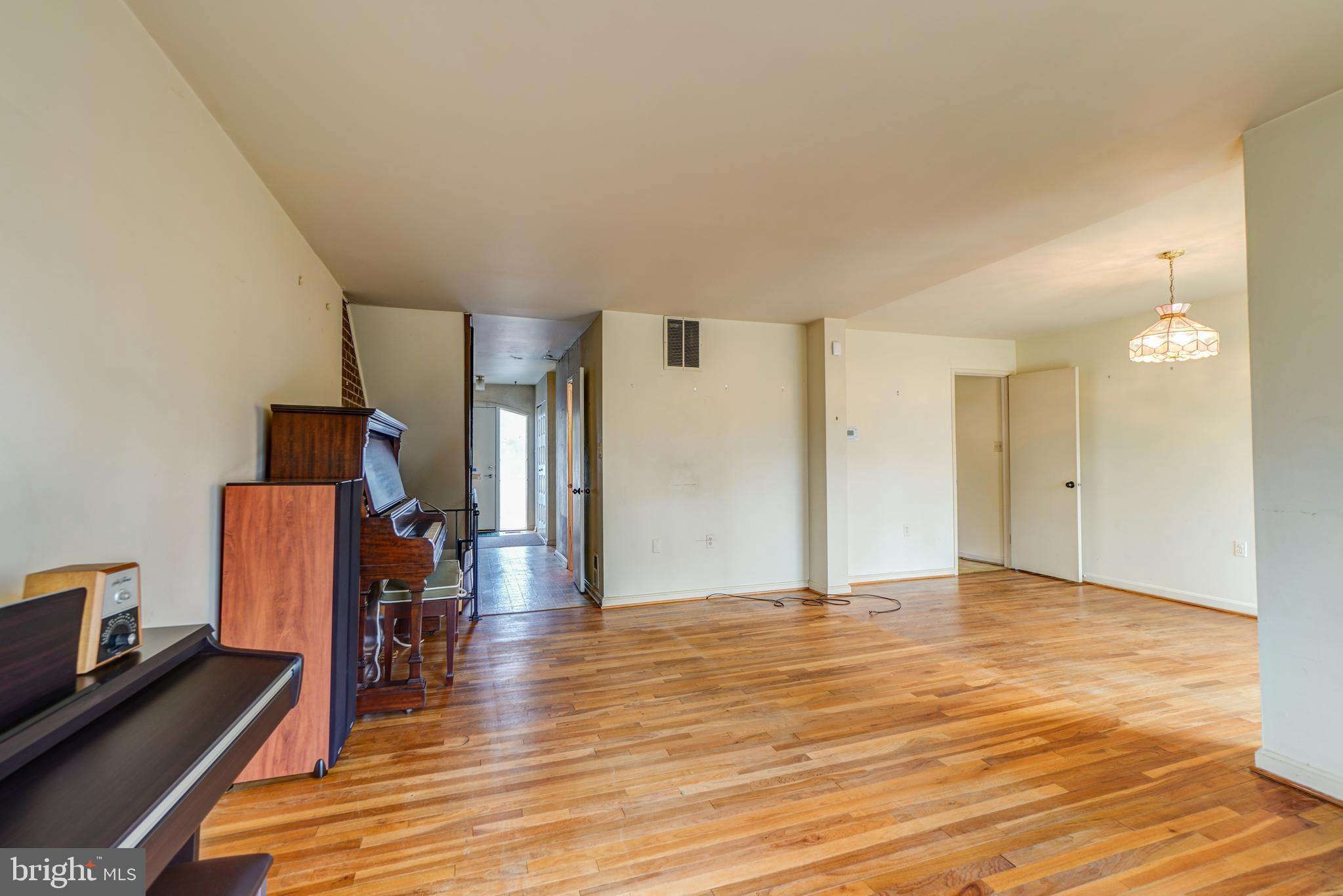 8138 Inverness Ridge Road Potomac, MD 20854 - Photo 6 of 45