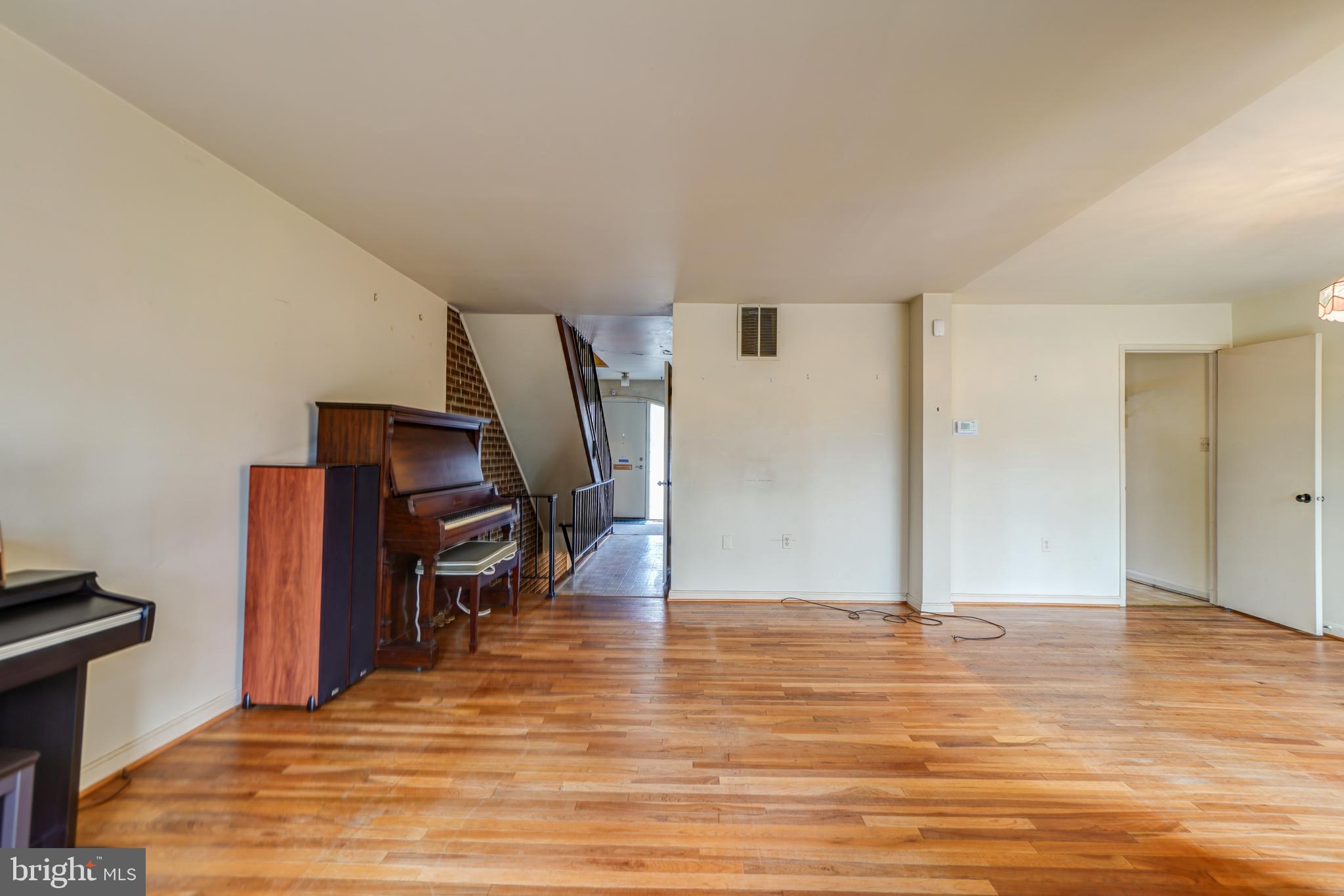 8138 Inverness Ridge Road Potomac, MD 20854 - Photo 7 of 45