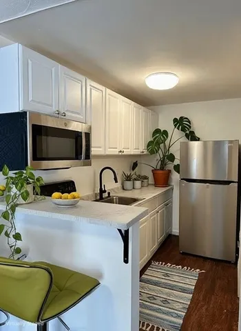 $2,300 | 90 Brooks Street, Unit 1, Boston, MA 02128