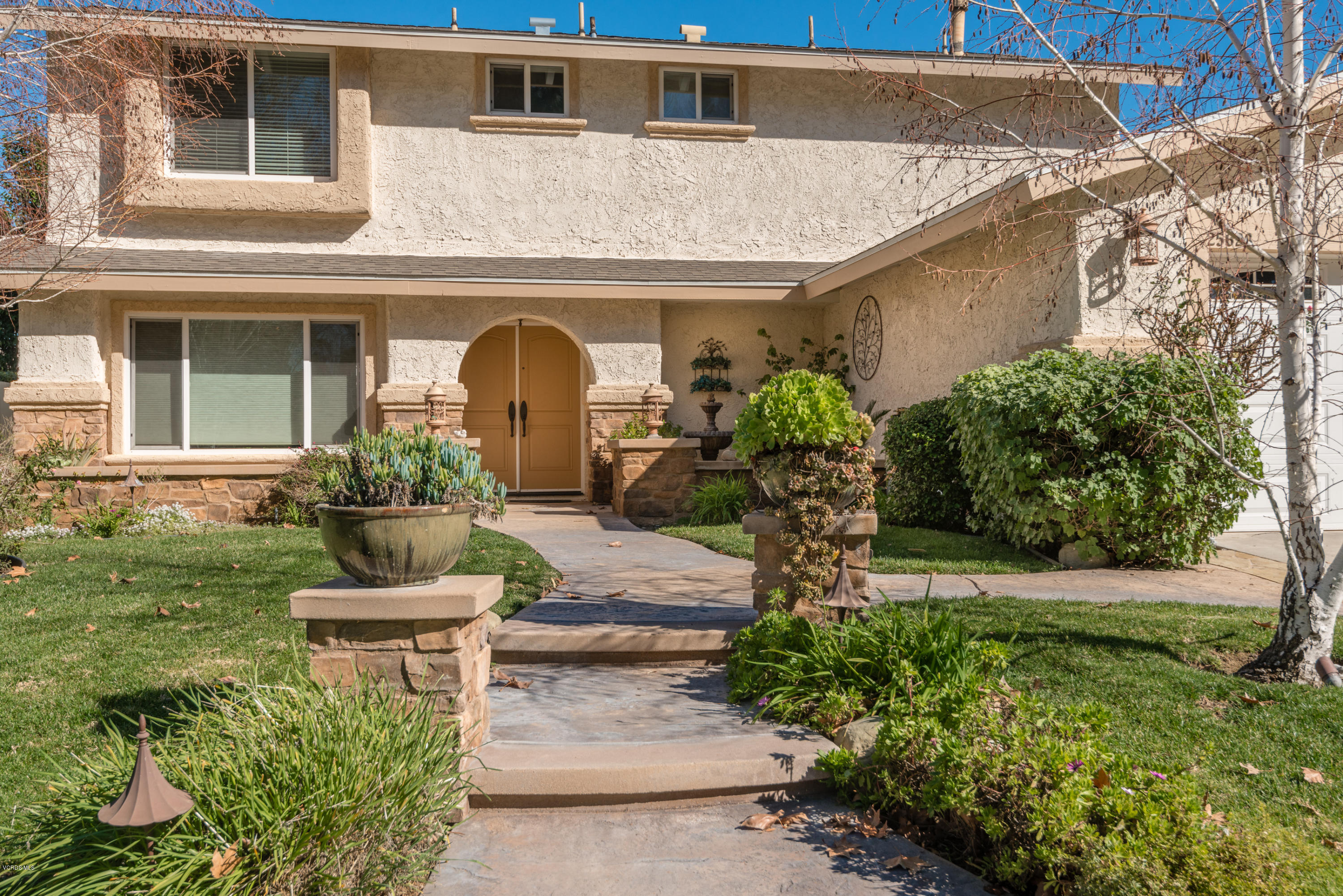 25628 Fedala Road Valencia, CA 91355 - Photo 2 of 45 Walk-Up Entrance