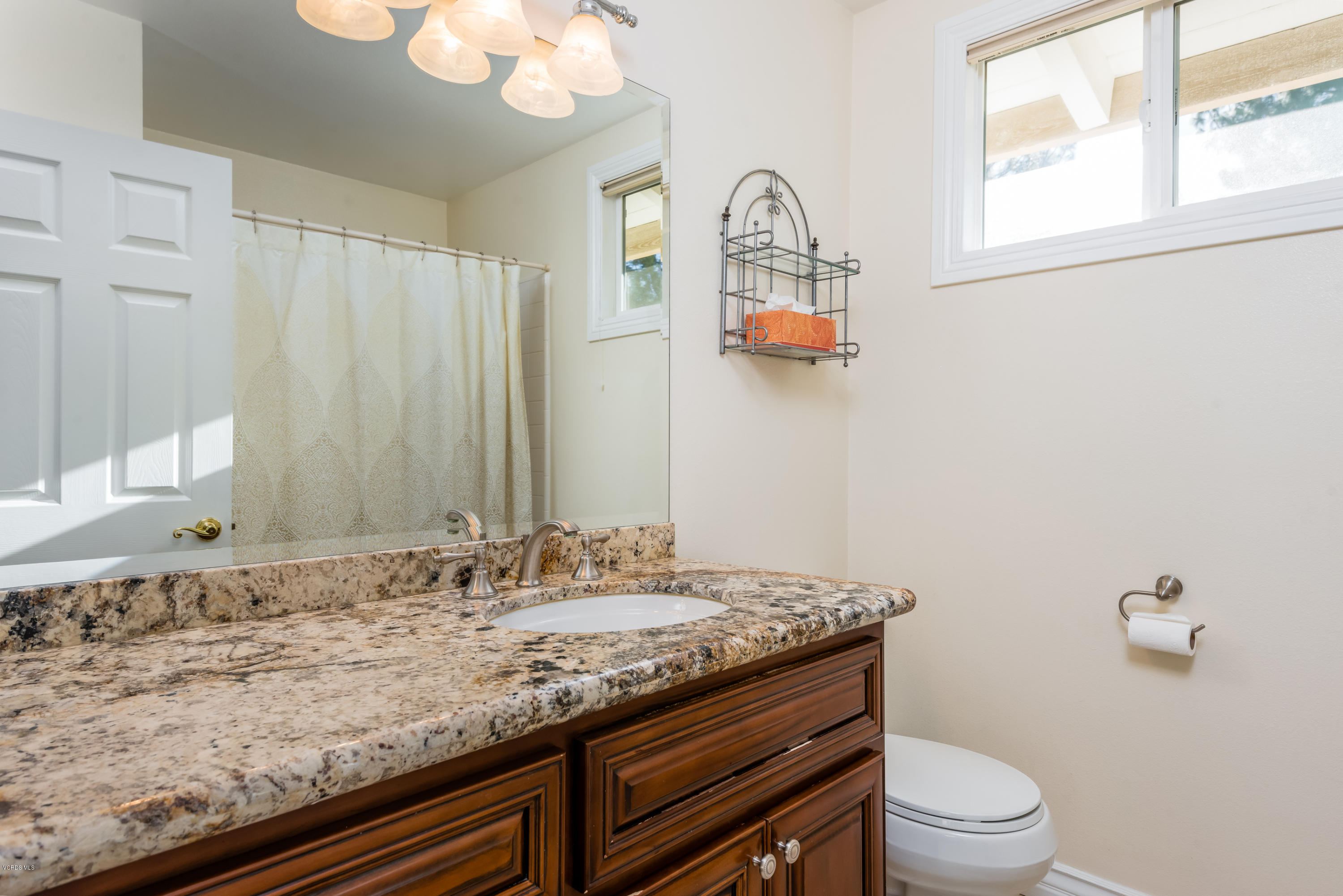 25628 Fedala Road Valencia, CA 91355 - Photo 16 of 45 Upstairs Bath