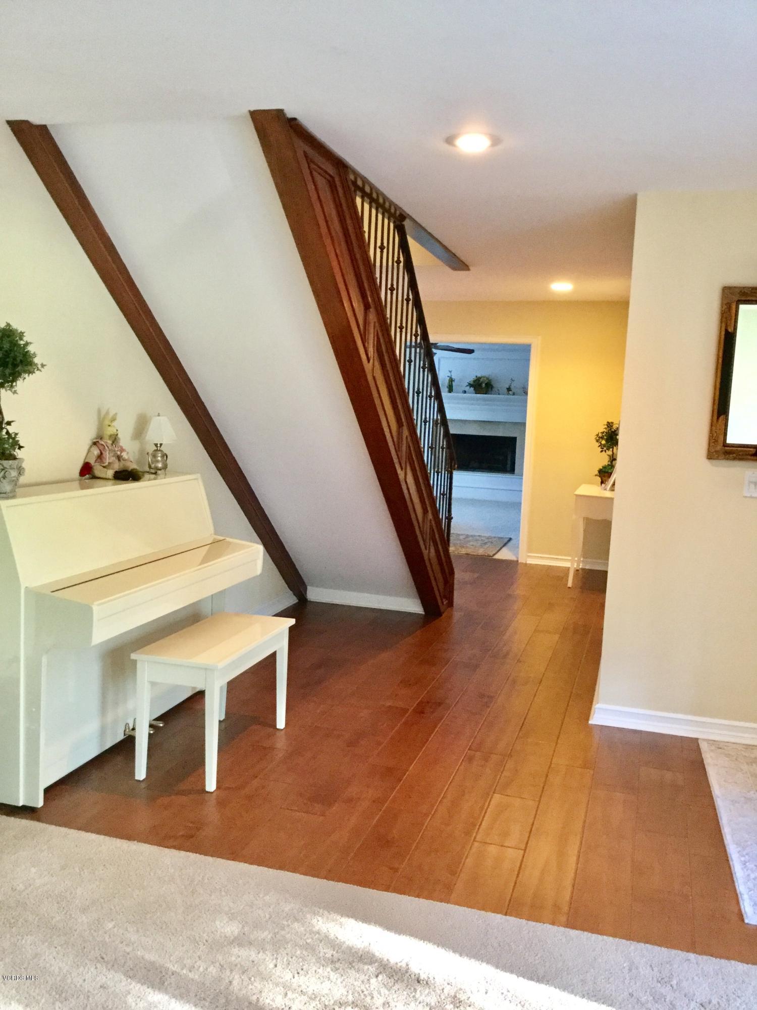 25628 Fedala Road Valencia, CA 91355 - Photo 26 of 45 Foyer