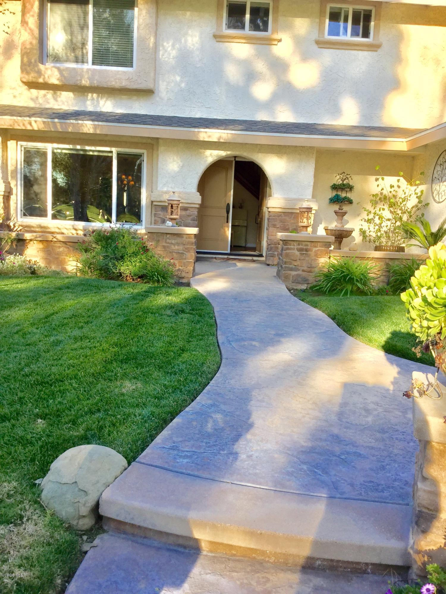 25628 Fedala Road Valencia, CA 91355 - Photo 28 of 45 Front Walkway