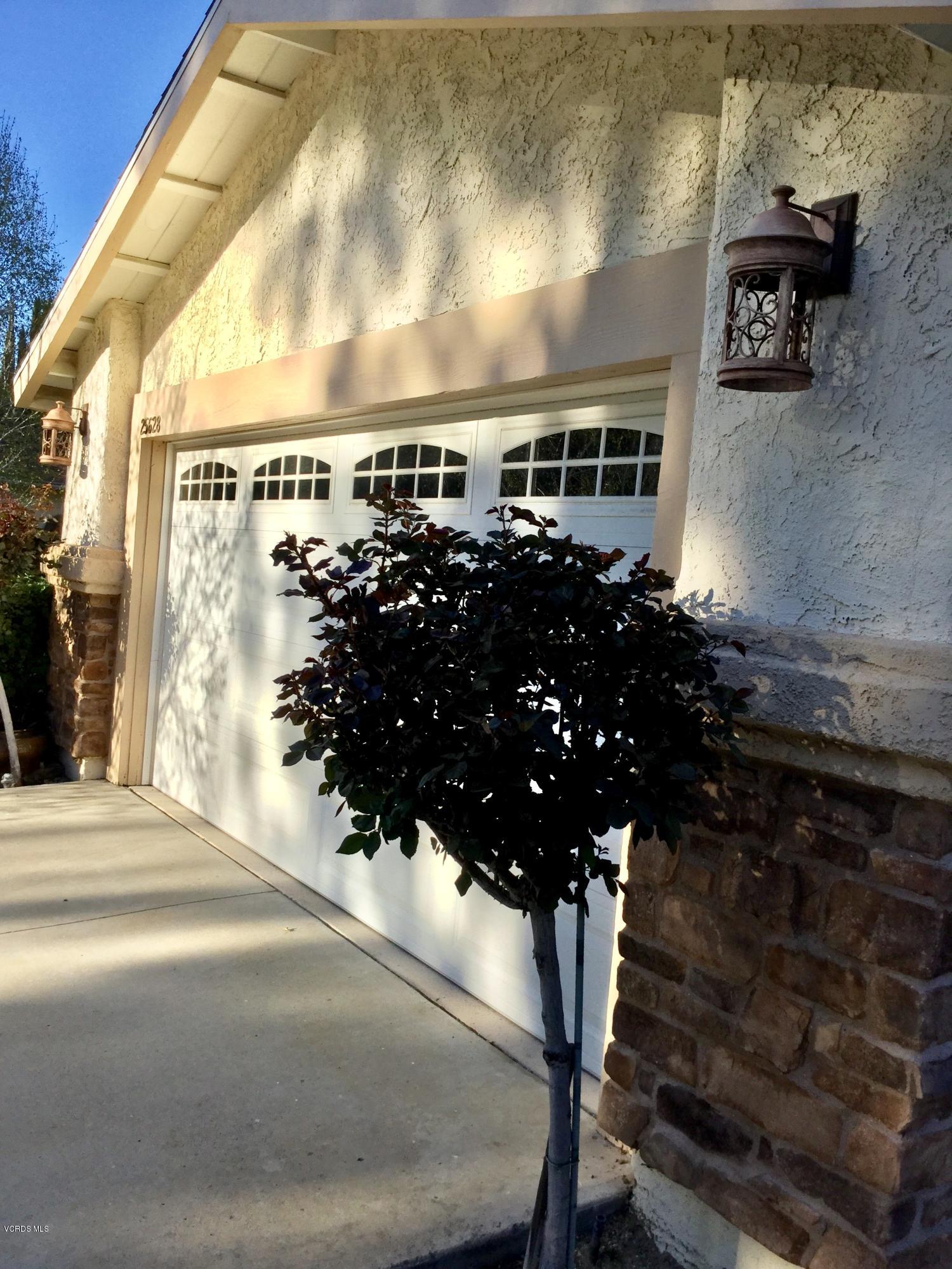 25628 Fedala Road Valencia, CA 91355 - Photo 29 of 45 Garage