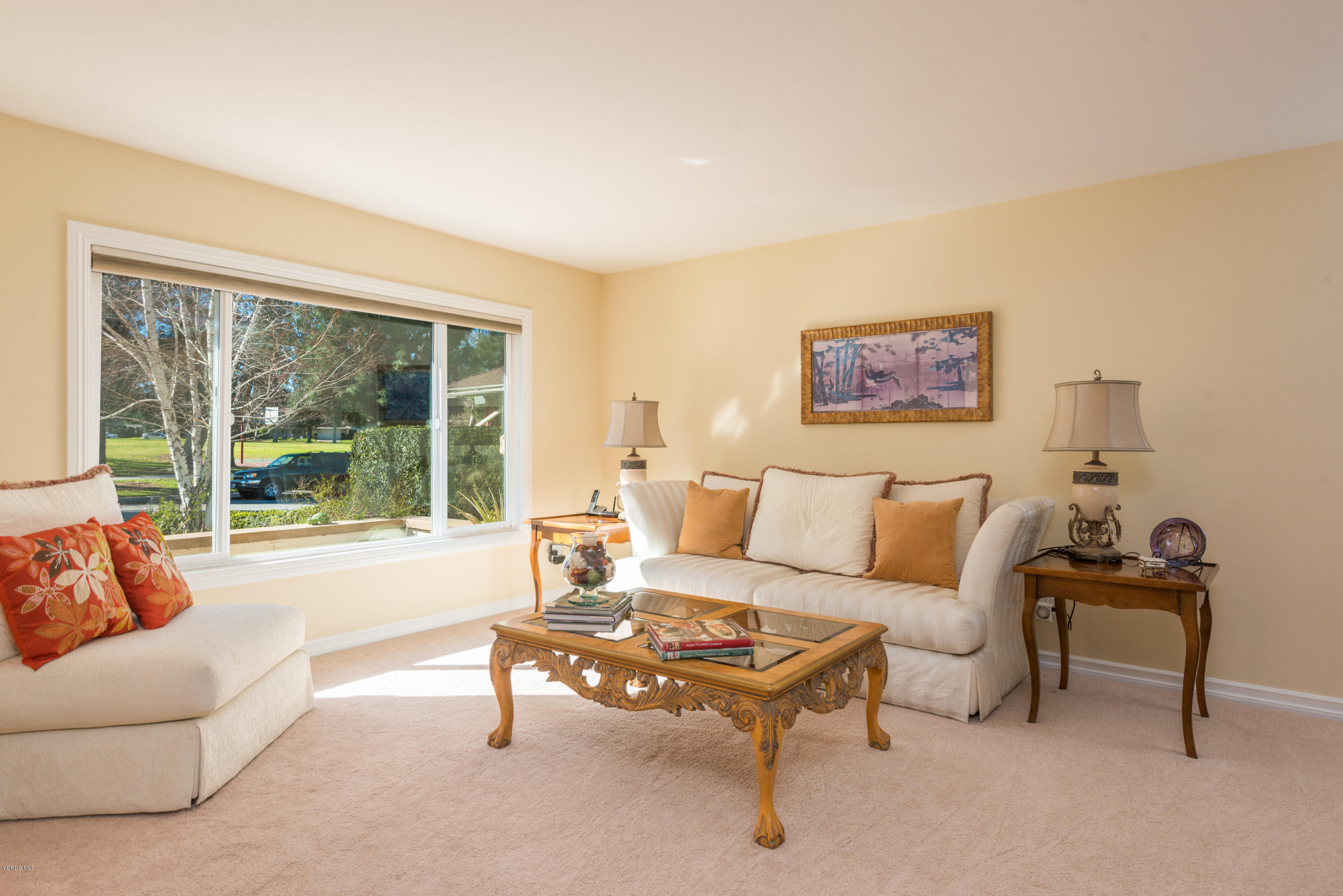 25628 Fedala Road Valencia, CA 91355 - Photo 7 of 45 Living Area