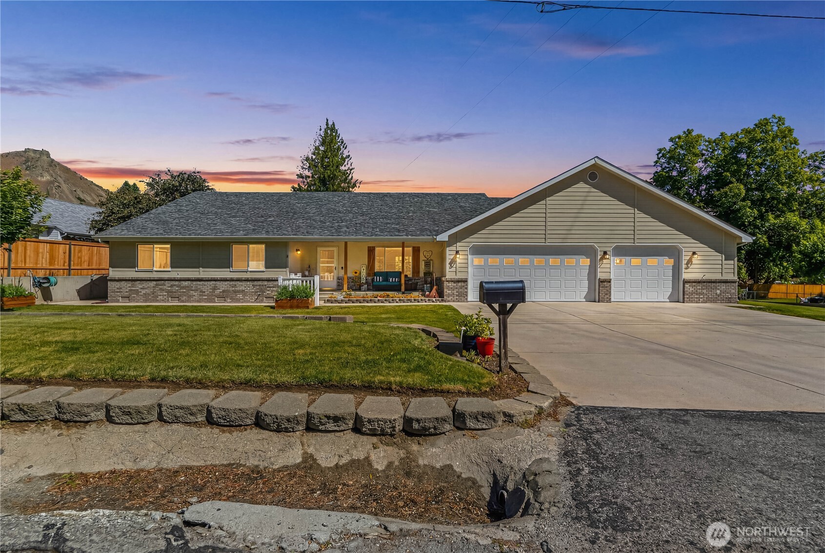 1818 Number 2 Canyon Road Wenatchee, WA 98801 - Photo 2 of 27