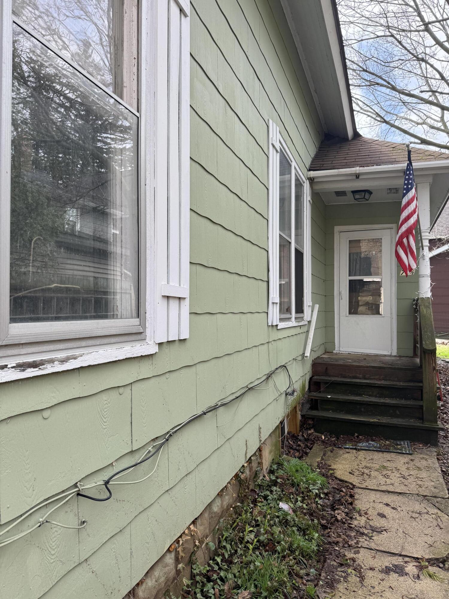 75 Filer Street Manistee, MI 49660 - Photo 3 of 11 75 1/2 Filer