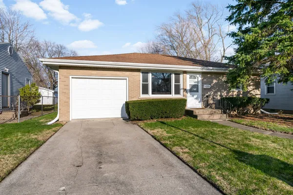 $179,900 | 1532 South 5th Avenue, Kankakee, IL 60901