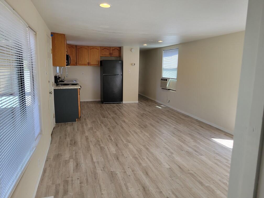 2550 Lampman Road Gold Hill, OR 97525 - Photo 7 of 27 Living Room to Kitchen