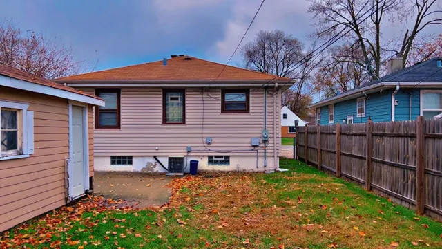 $110,000 | 283 Paxton Avenue, Calumet City, IL 60409