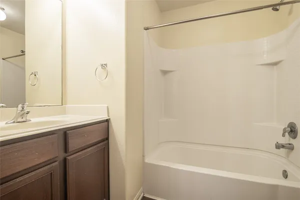 $1,850 | 7122 Glenridge, Richmond, TX 77469