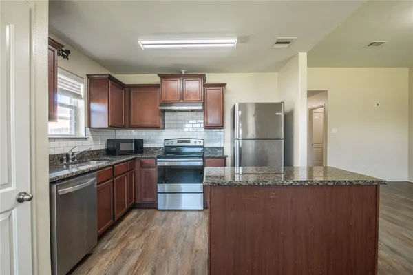 $1,850 | 7122 Glenridge, Richmond, TX 77469