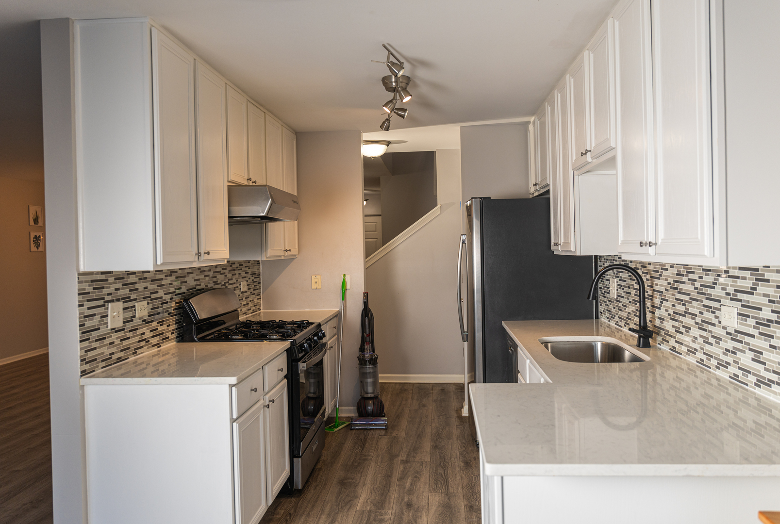 228 West Fairview Way Palatine, IL 60067 - Photo 7 of 15