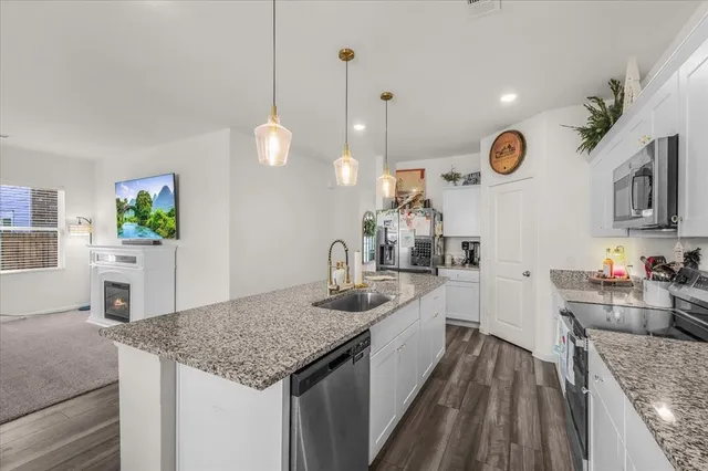 $2,400 | 4916 Knob Drive, Fort Worth, TX 76179