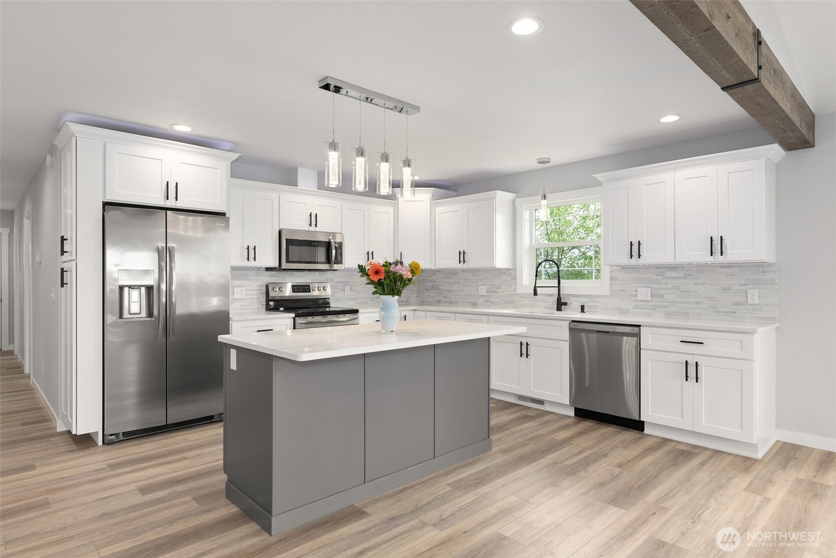 635 Elm Street Raymond, WA 98577 - Photo 5 of 20