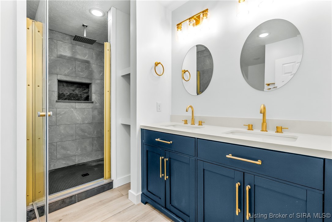 11330 Lambs Ridge Road Southeast Elizabeth, IN 47117 - Photo 3 of 39 Primary Bathroom