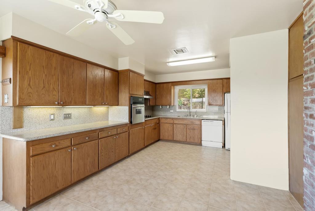 899 Van Horn Road El Cajon, CA 92019 - Photo 16 of 44