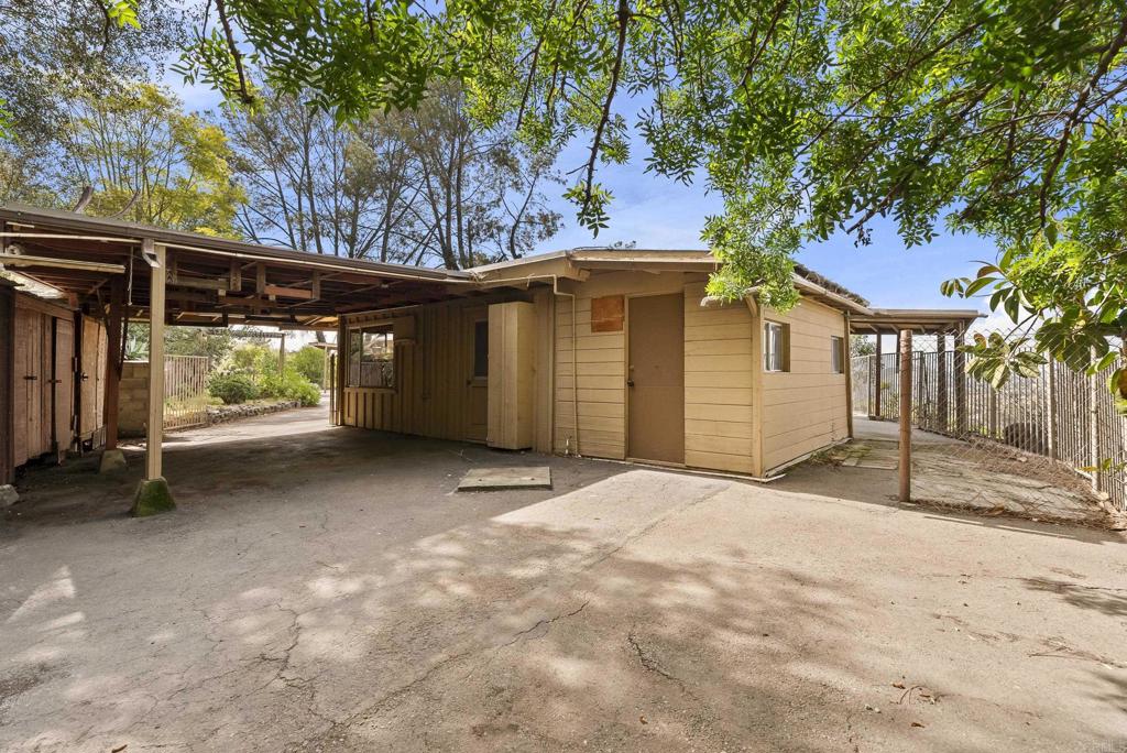 899 Van Horn Road El Cajon, CA 92019 - Photo 34 of 44
