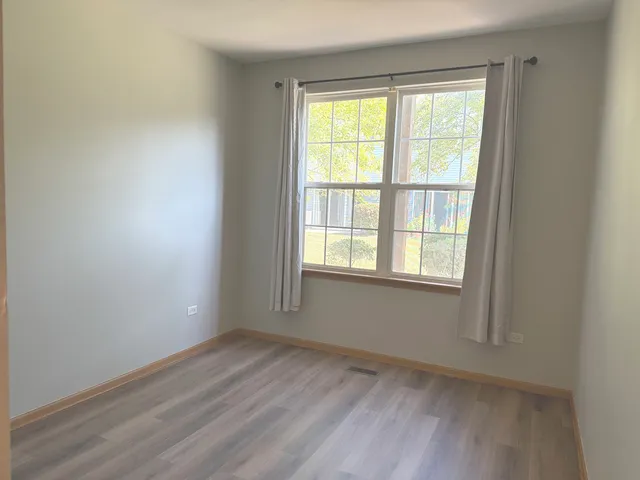 $2,250 | 810 Woodewind Drive, Unit 810, Naperville, IL 60563