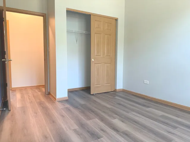 $2,250 | 810 Woodewind Drive, Unit 810, Naperville, IL 60563