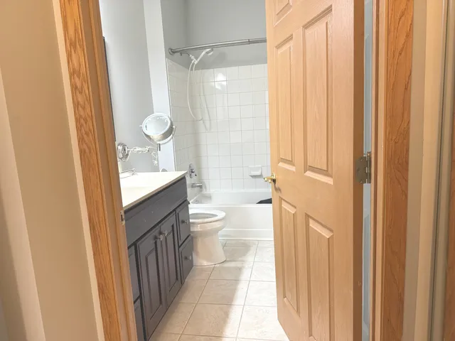 $2,250 | 810 Woodewind Drive, Unit 810, Naperville, IL 60563