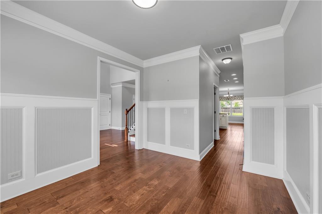 304 Red Cap Circle Jefferson, GA 30549 - Photo 13 of 39