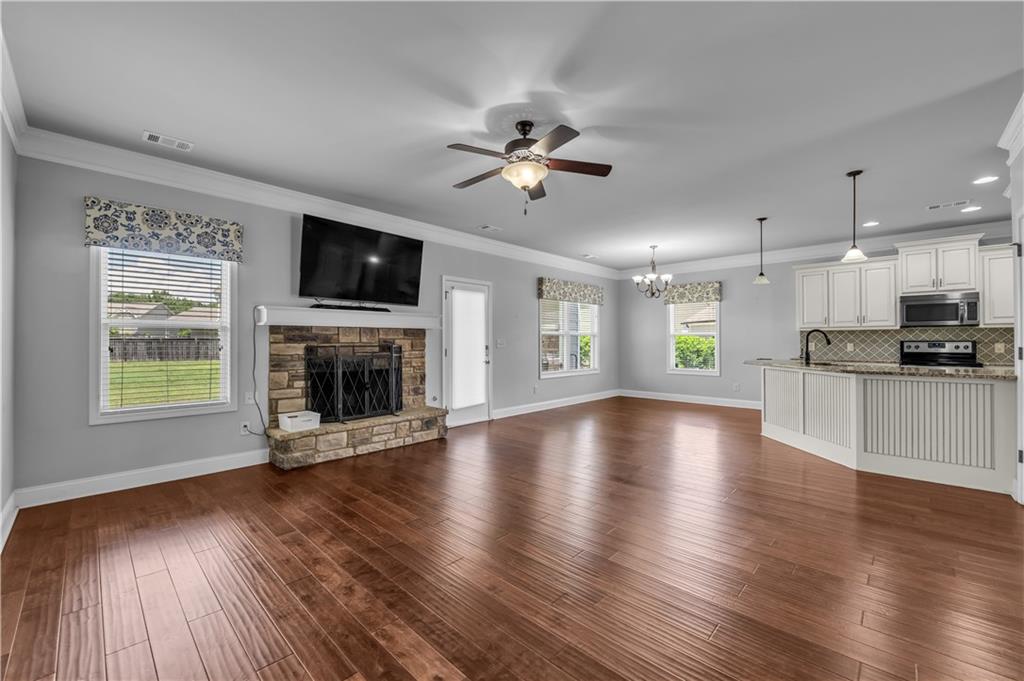 304 Red Cap Circle Jefferson, GA 30549 - Photo 17 of 39