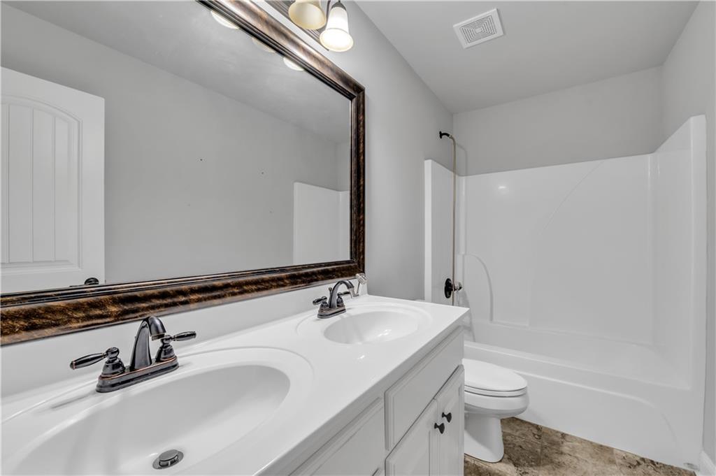 304 Red Cap Circle Jefferson, GA 30549 - Photo 36 of 39