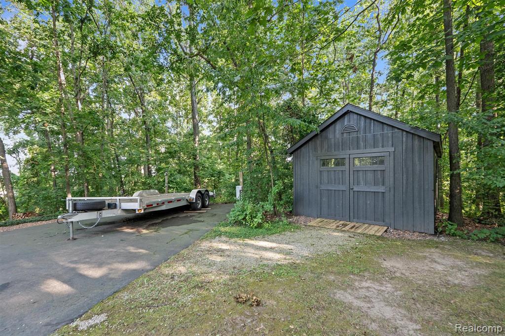5484 Waldon Road Clarkston, MI 48348 - Photo 57 of 58 Gallery Image 57