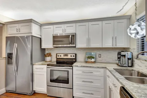 $150,000 | 4700 Lucerne Lakes Boulevard West, Unit 206, Lake Worth, FL 33467