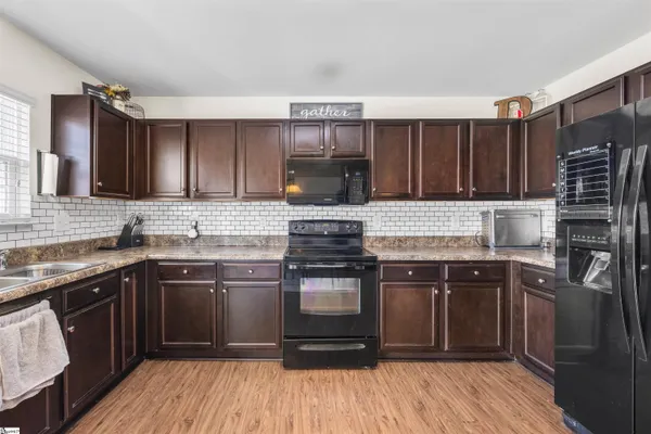 $260,000 | 533 Mount Laurel Lane, Wellford, SC 29385