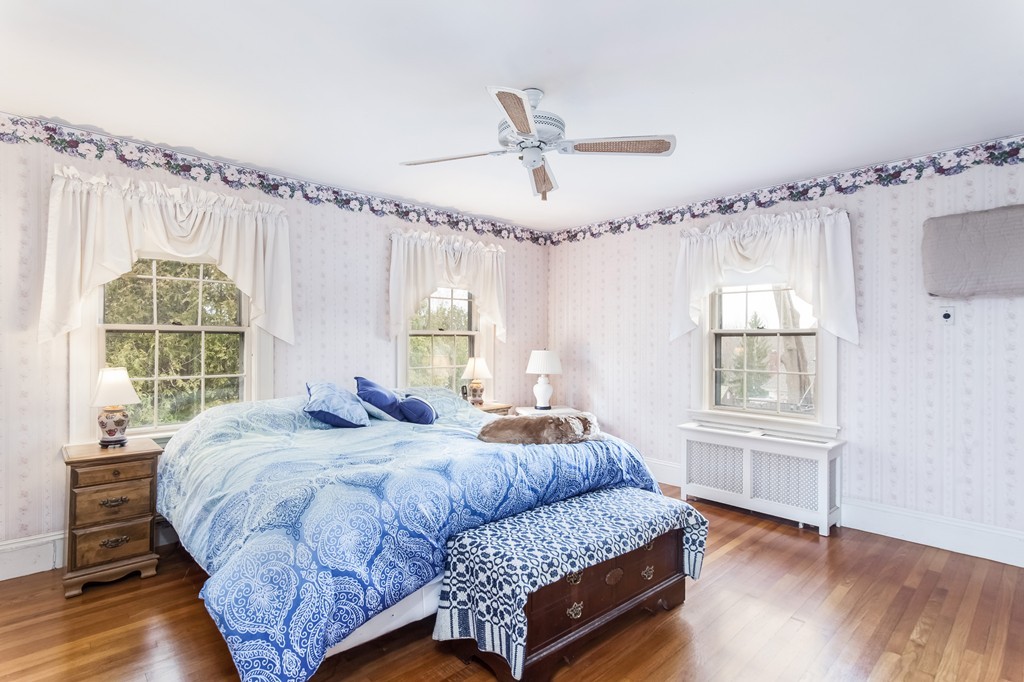 35 Pilgrim Road Marblehead, MA 01945 - Photo 17 of 29 Gallery Image 17