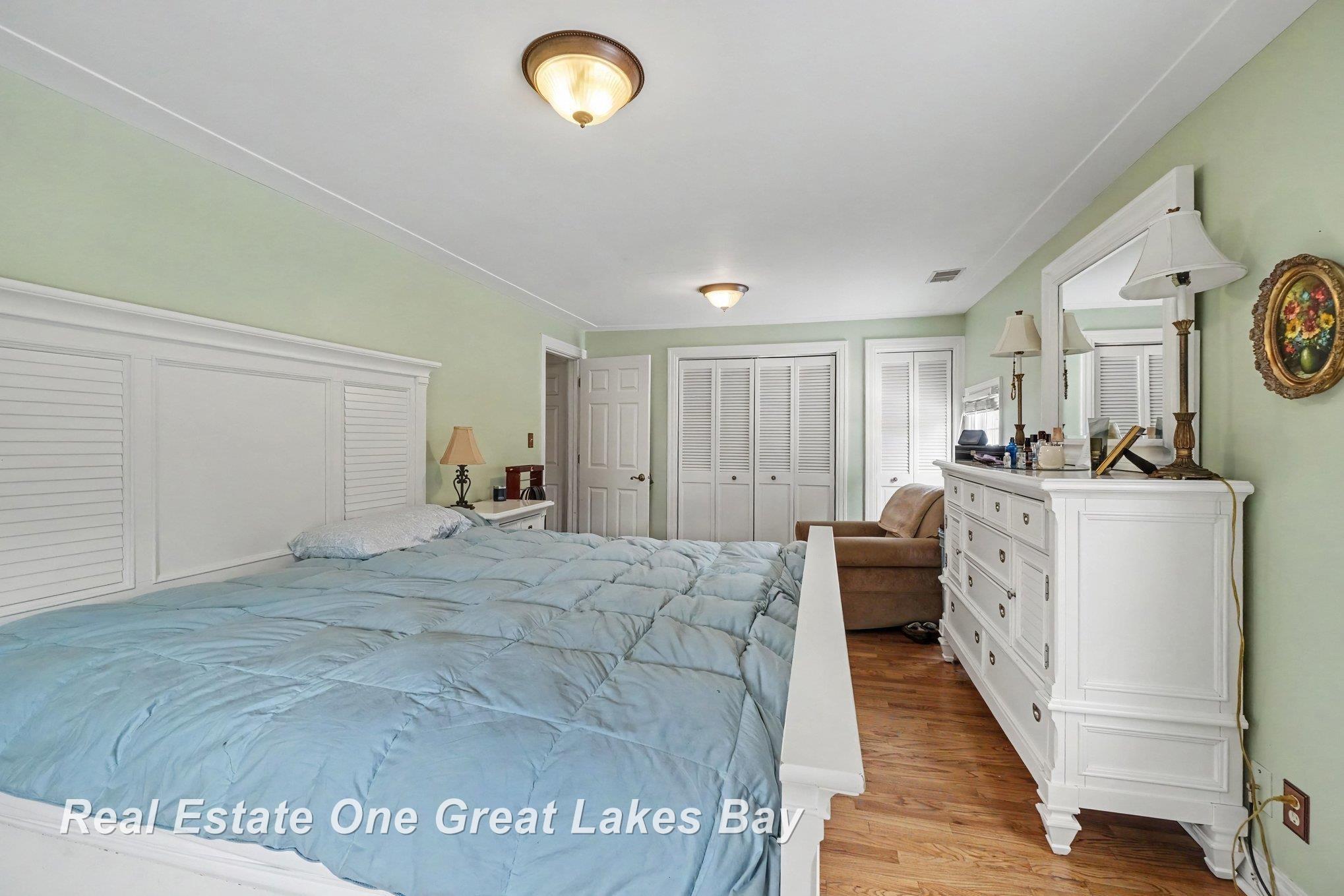 1510 Helen Street Bay City, MI 48708 - Photo 15 of 26 50213358-4f363c52-8a64-4953-ab15-7a284ce4a582.JPG