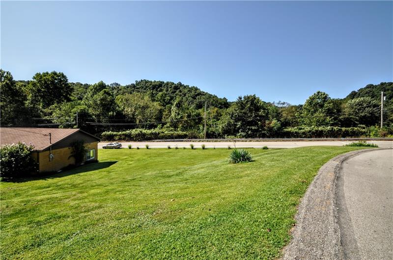 4080 Fundistown Road Trafford, PA 15085 - Photo 3 of 25 Gallery Image 3