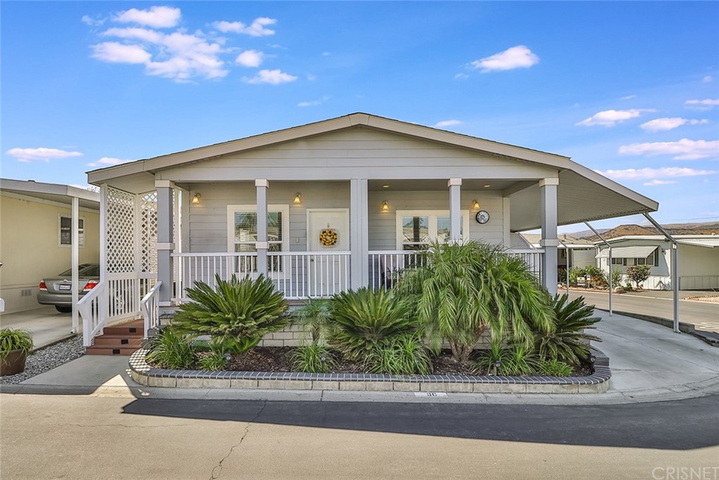 195 Tierra Rejada Road, Unit 86 Simi Valley, CA 93065 - Photo 1 of 1 Corner location provide openness